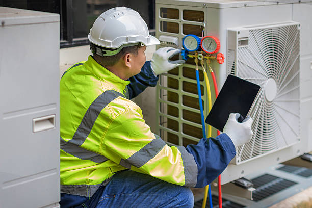 Professional Hvac Installation technician working in Crum Lynne, PA